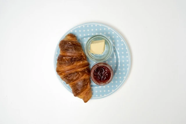 Croissant de mantequilla